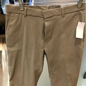Tommy Hilfiger's THFlex solid dress pants